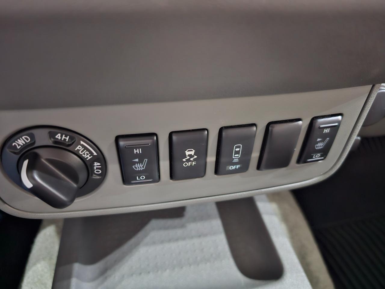 Nissan Frontier 4WD Crew Cab SWB Auto SV 2016