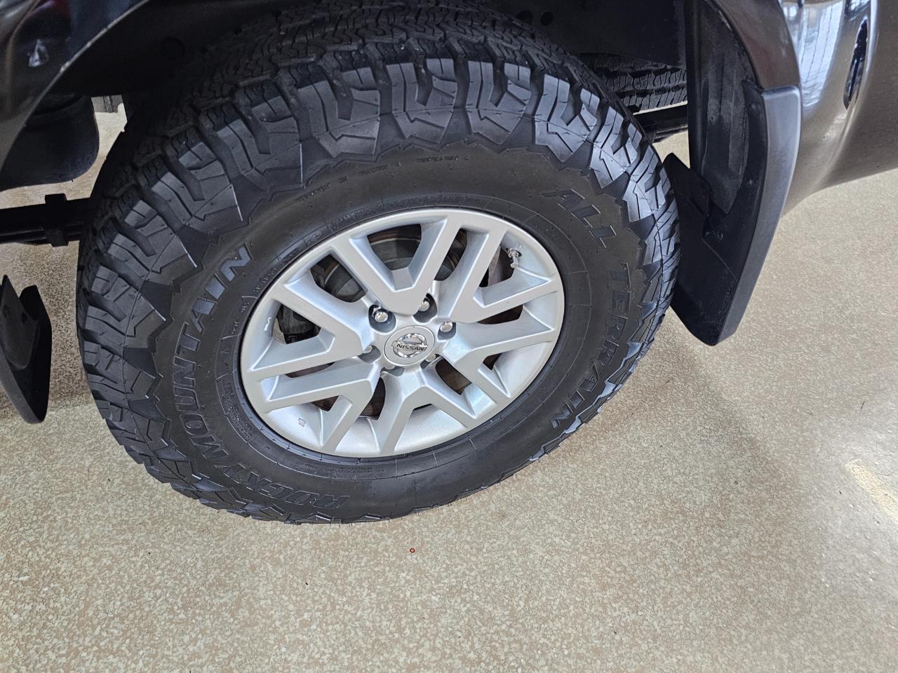 Nissan Frontier 4WD Crew Cab SWB Auto SV 2016