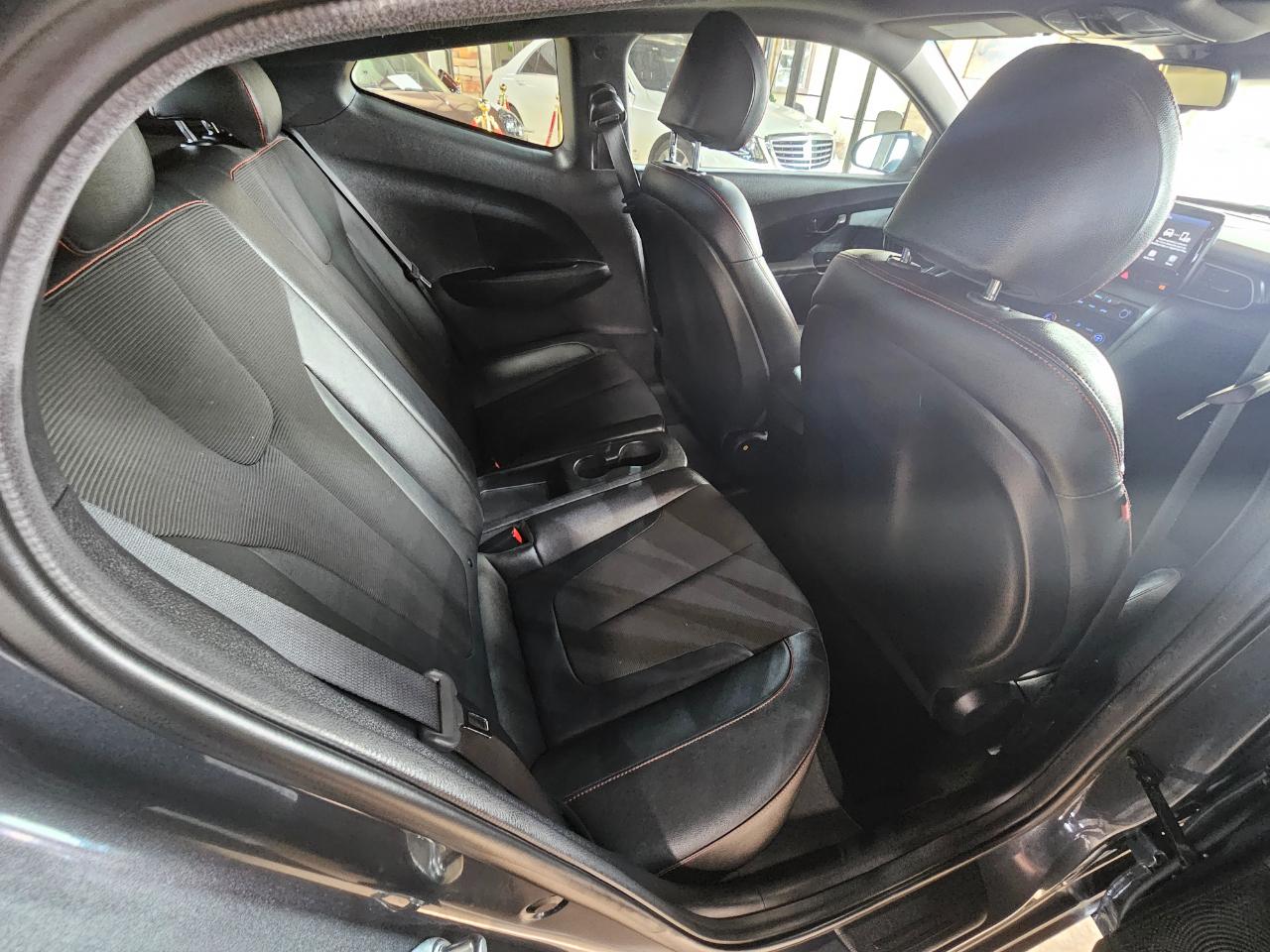 Hyundai Veloster 2.0 Premium Auto 2020