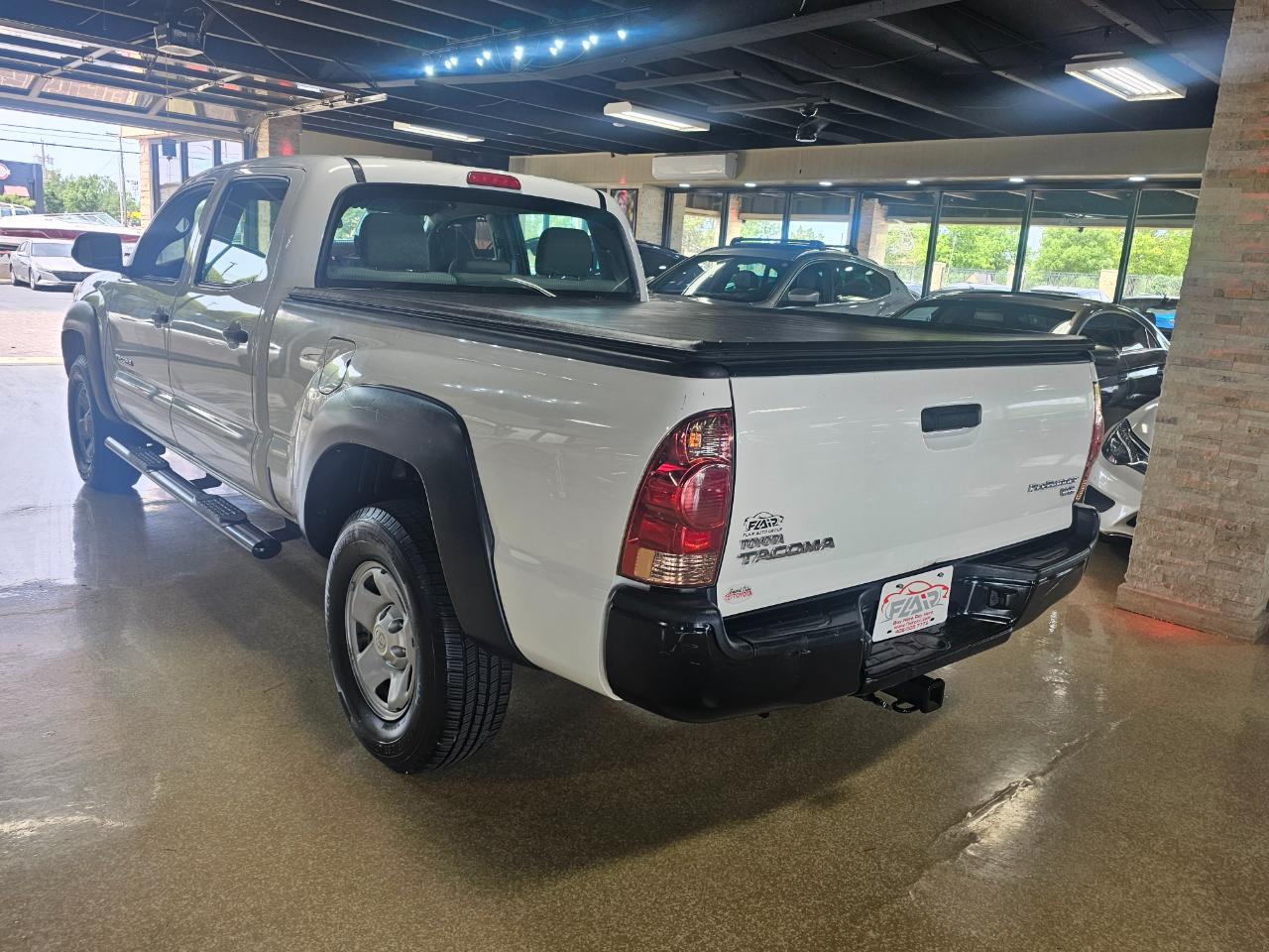 Toyota Tacoma 2WD Double Cab LB V6 AT PreRunner (Natl) 2015
