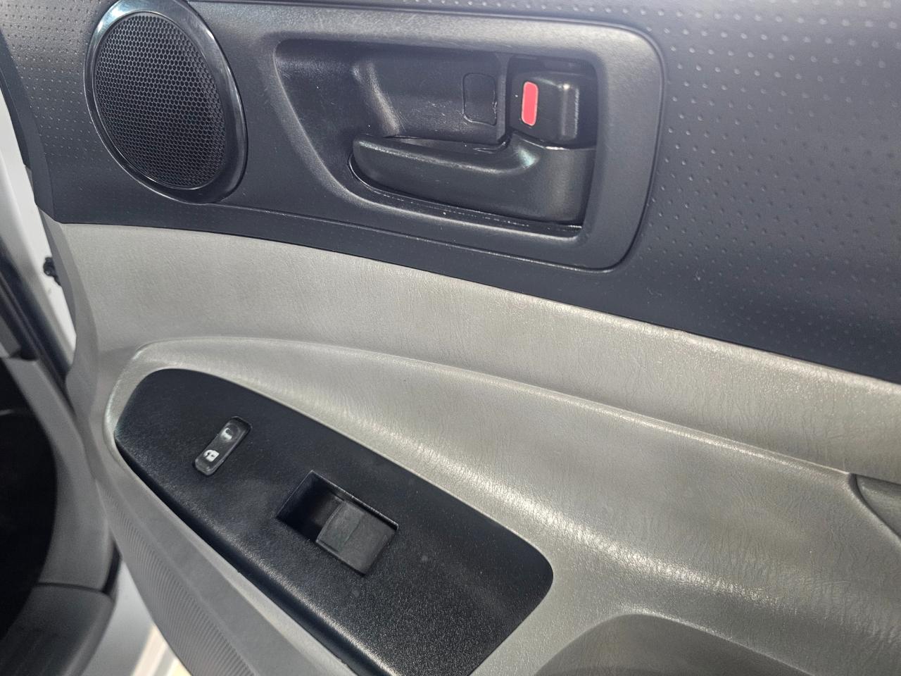 Toyota Tacoma 2WD Double Cab LB V6 AT PreRunner (Natl) 2015