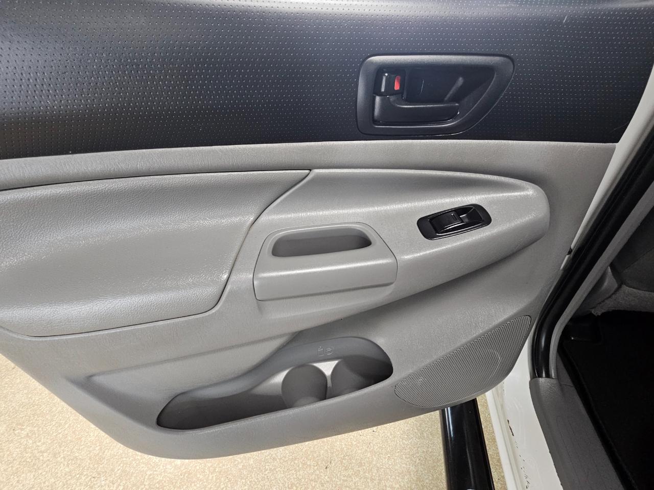 Toyota Tacoma 2WD Double Cab LB V6 AT PreRunner (Natl) 2015