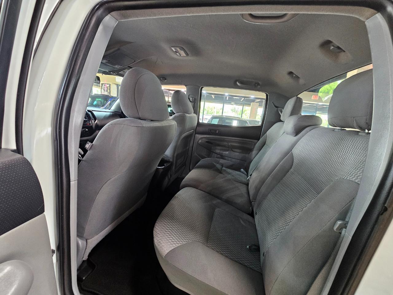 Toyota Tacoma 2WD Double Cab LB V6 AT PreRunner (Natl) 2015