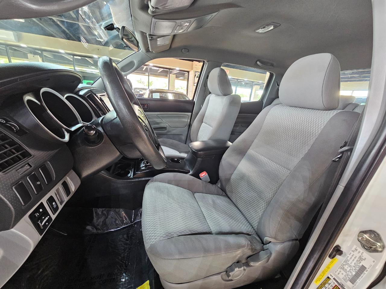 Toyota Tacoma 2WD Double Cab LB V6 AT PreRunner (Natl) 2015