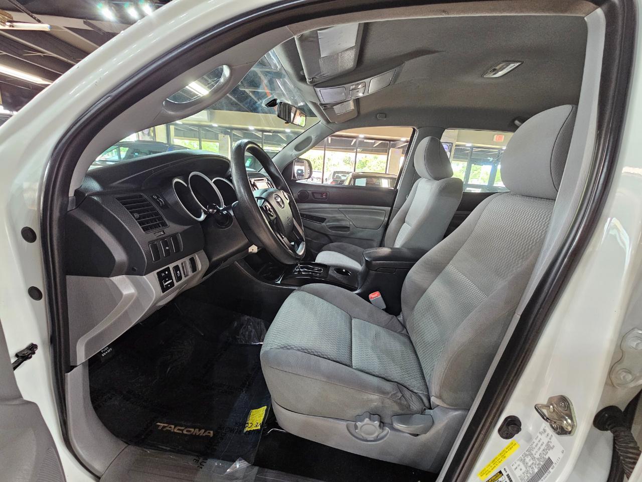 Toyota Tacoma 2WD Double Cab LB V6 AT PreRunner (Natl) 2015