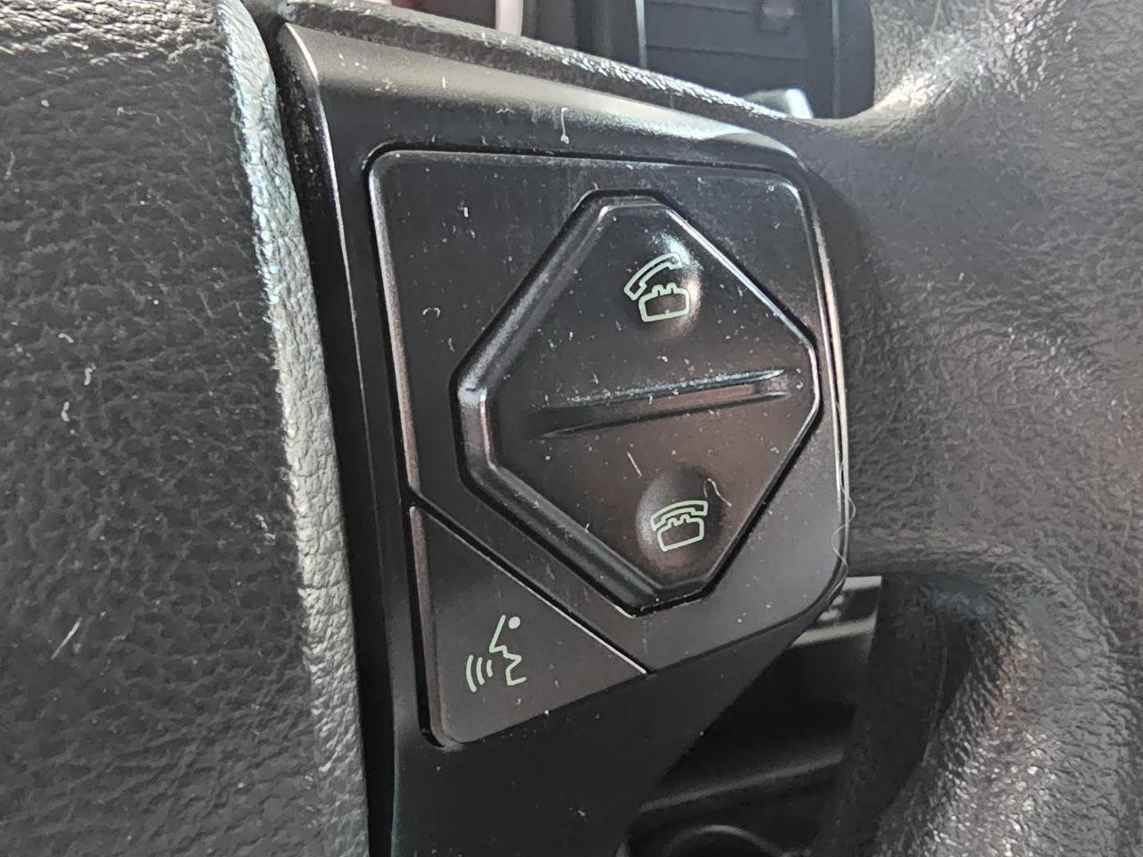 Toyota Tacoma 2WD Double Cab LB V6 AT PreRunner (Natl) 2015