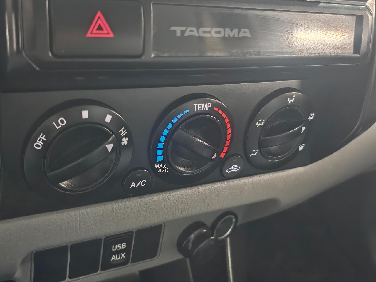 Toyota Tacoma 2WD Double Cab LB V6 AT PreRunner (Natl) 2015