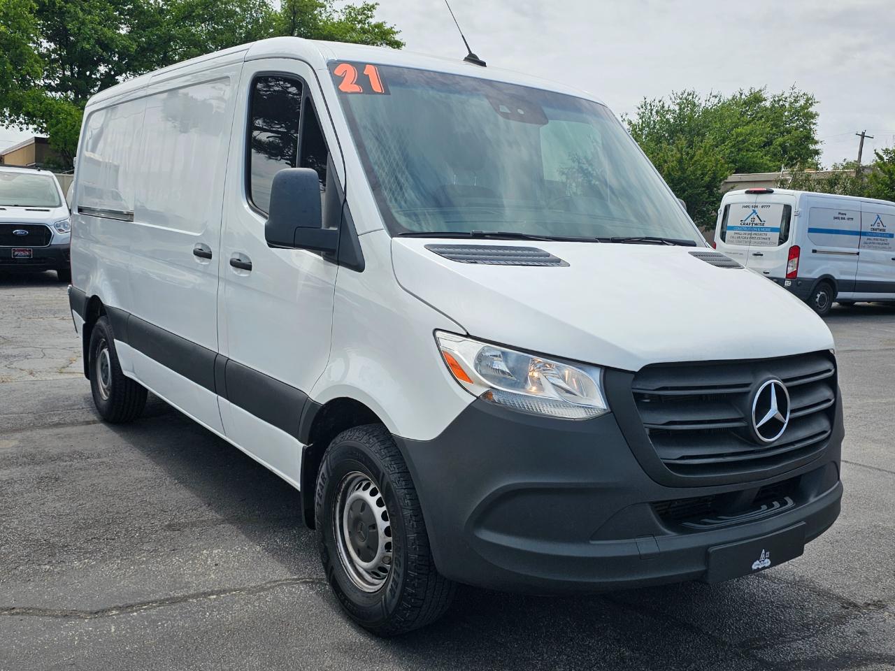 Mercedes-Benz Sprinter Van 2500 Standard Roof I4 Gas 144" RWD 2021