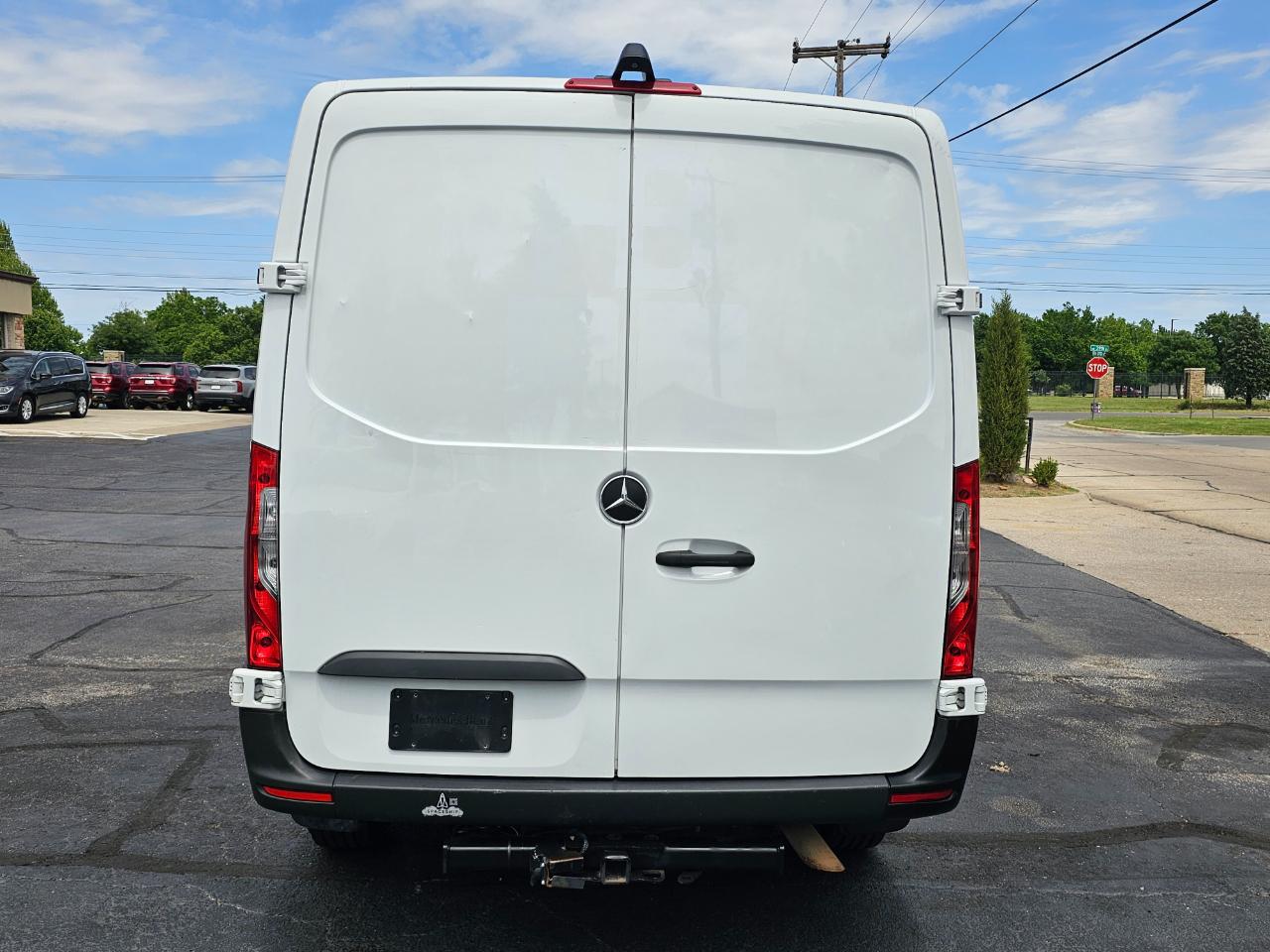 Mercedes-Benz Sprinter Van 2500 Standard Roof I4 Gas 144" RWD 2021
