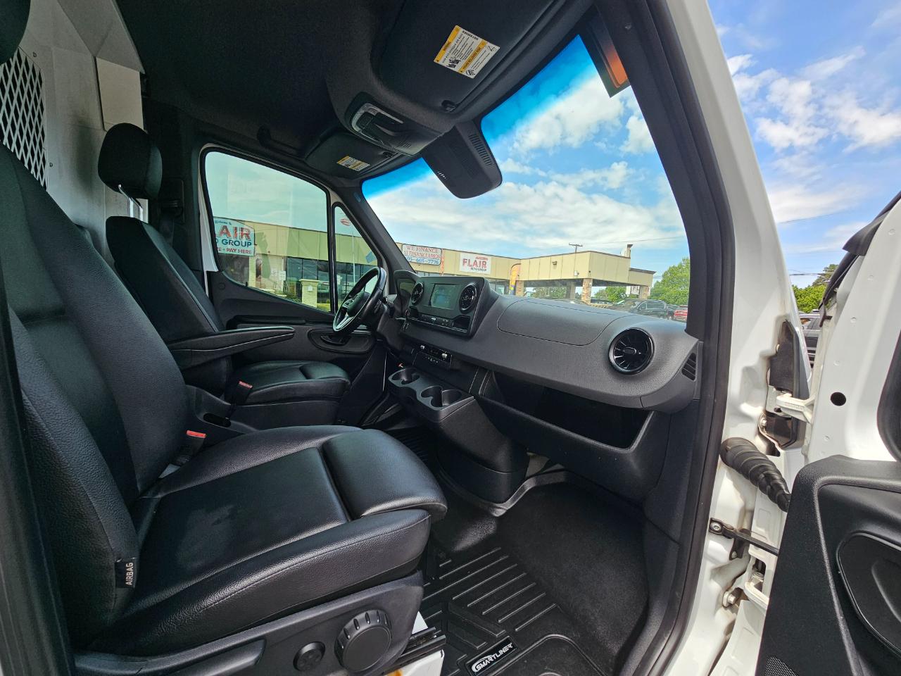 Mercedes-Benz Sprinter Van 2500 Standard Roof I4 Gas 144" RWD 2021