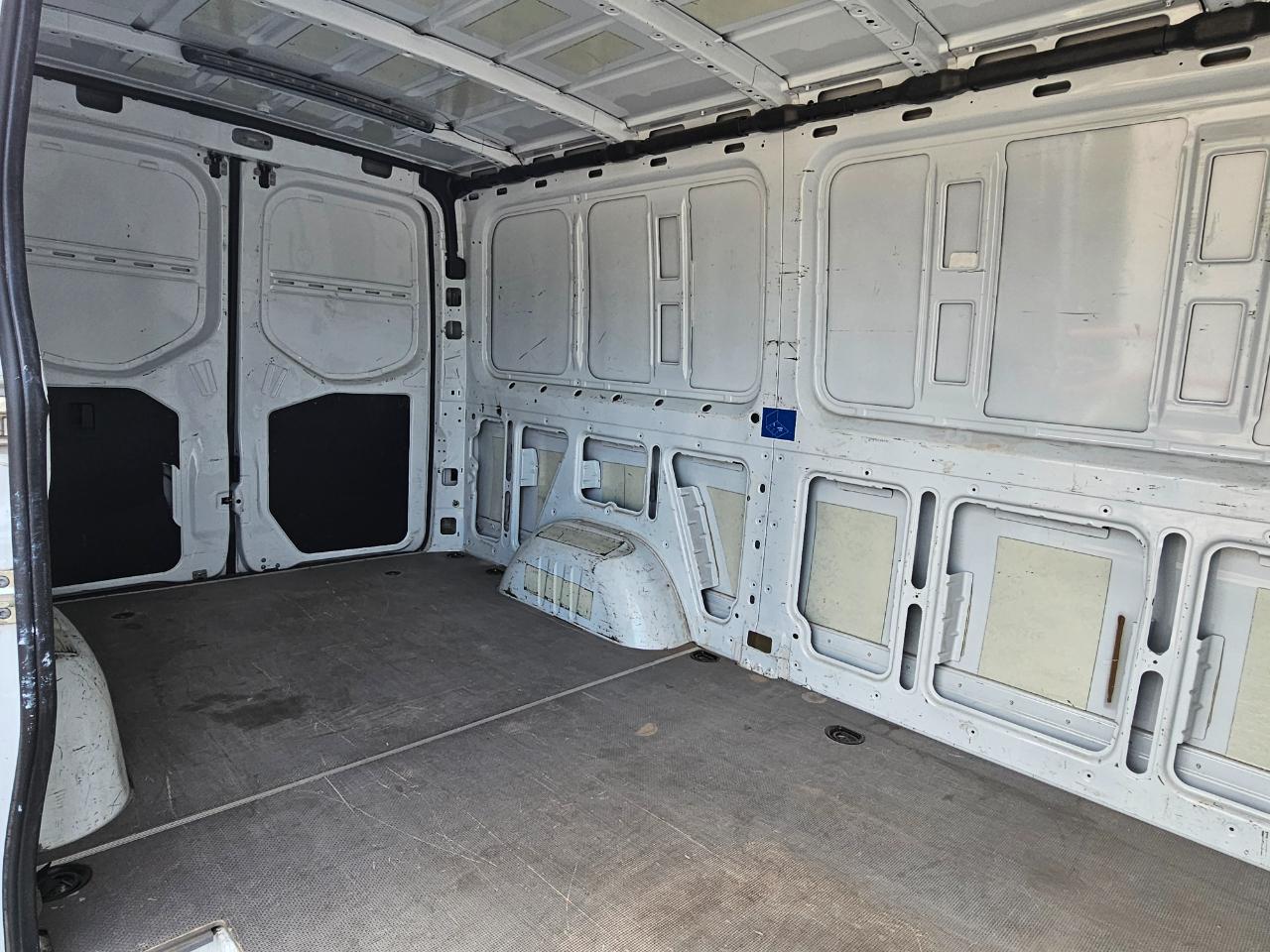 Mercedes-Benz Sprinter Van 2500 Standard Roof I4 Gas 144" RWD 2021