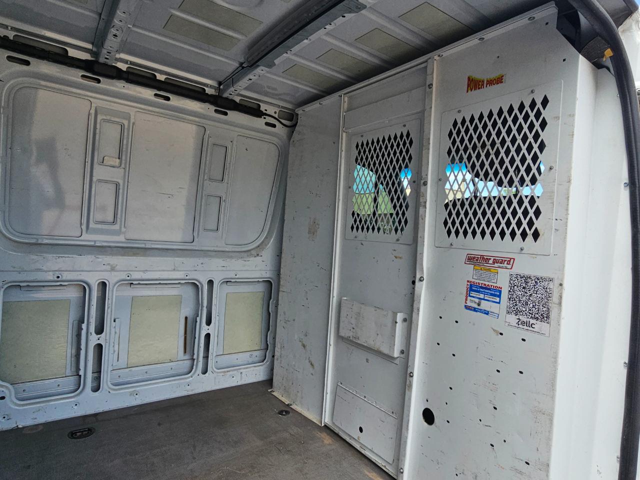 Mercedes-Benz Sprinter Van 2500 Standard Roof I4 Gas 144" RWD 2021