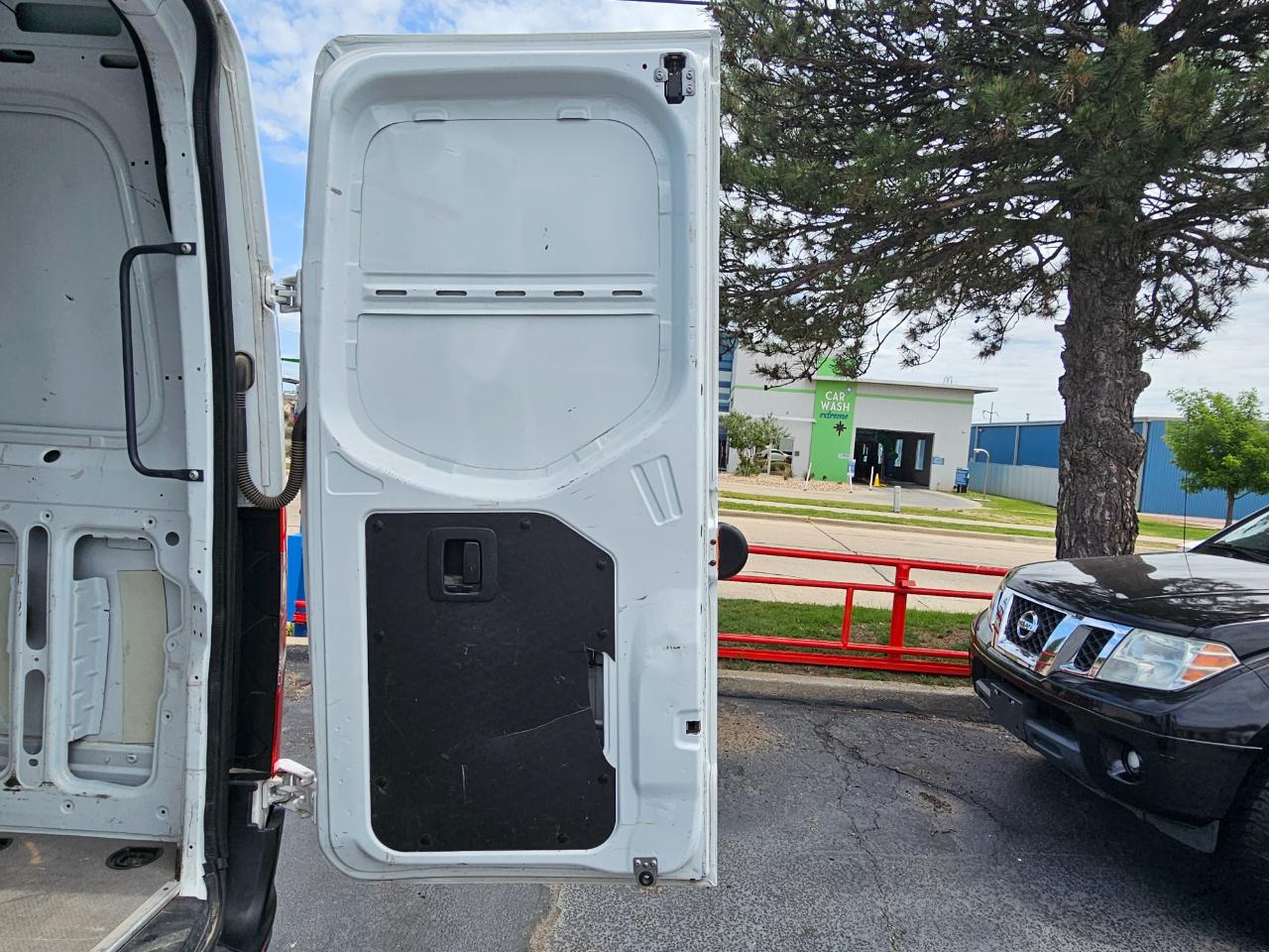 Mercedes-Benz Sprinter Van 2500 Standard Roof I4 Gas 144" RWD 2021