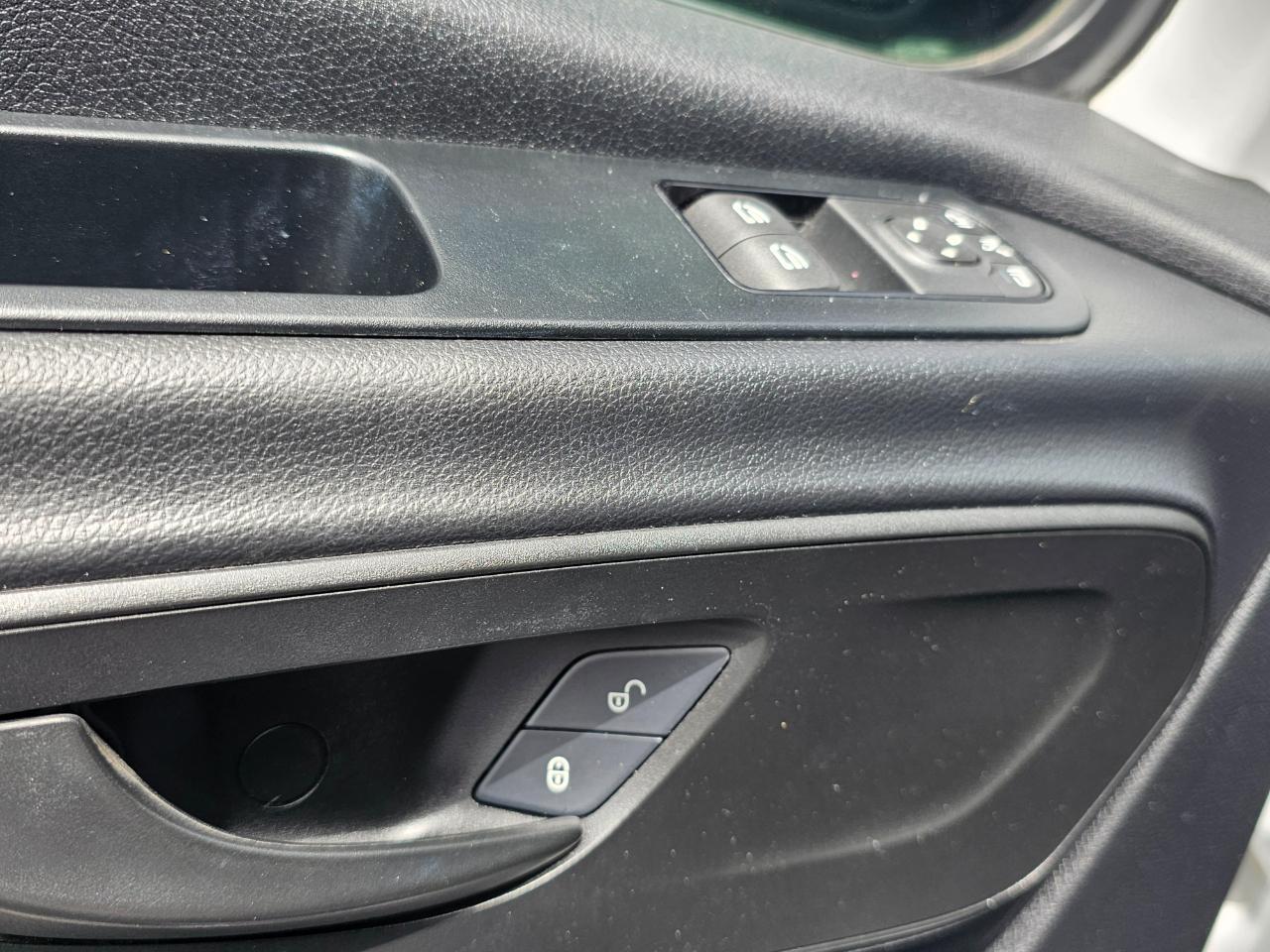 Mercedes-Benz Sprinter Van 2500 Standard Roof I4 Gas 144" RWD 2021