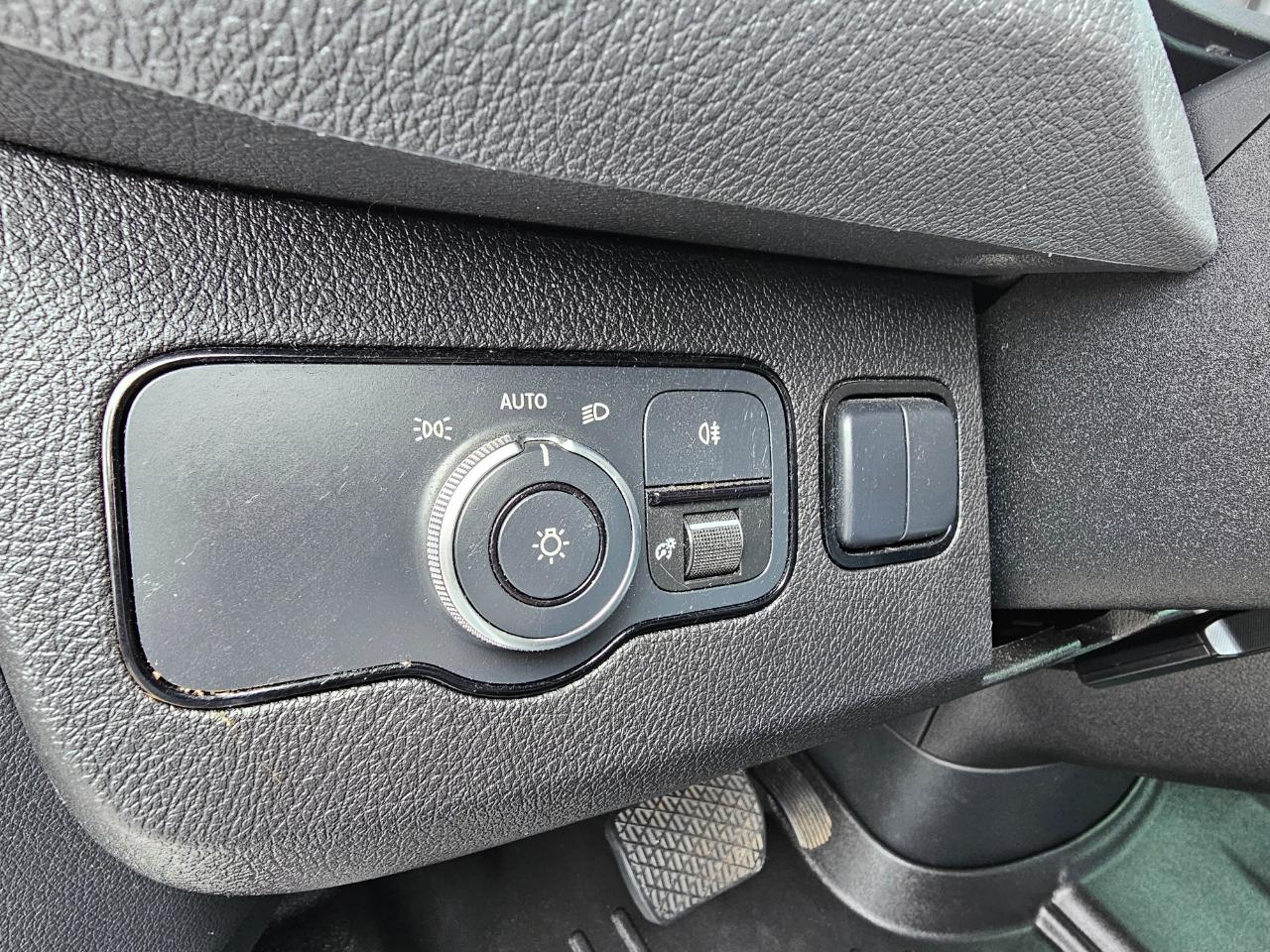 Mercedes-Benz Sprinter Van 2500 Standard Roof I4 Gas 144" RWD 2021