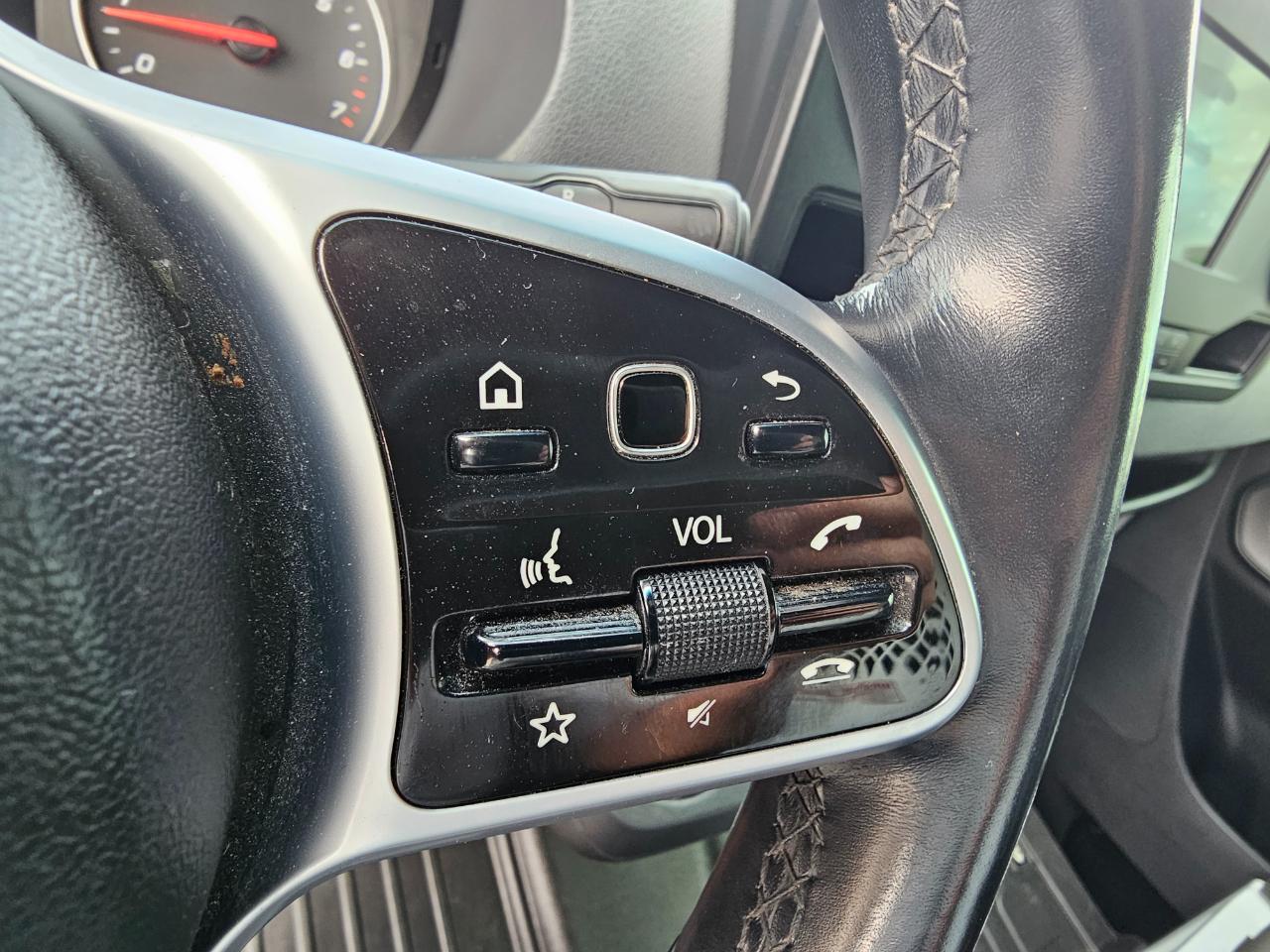 Mercedes-Benz Sprinter Van 2500 Standard Roof I4 Gas 144" RWD 2021