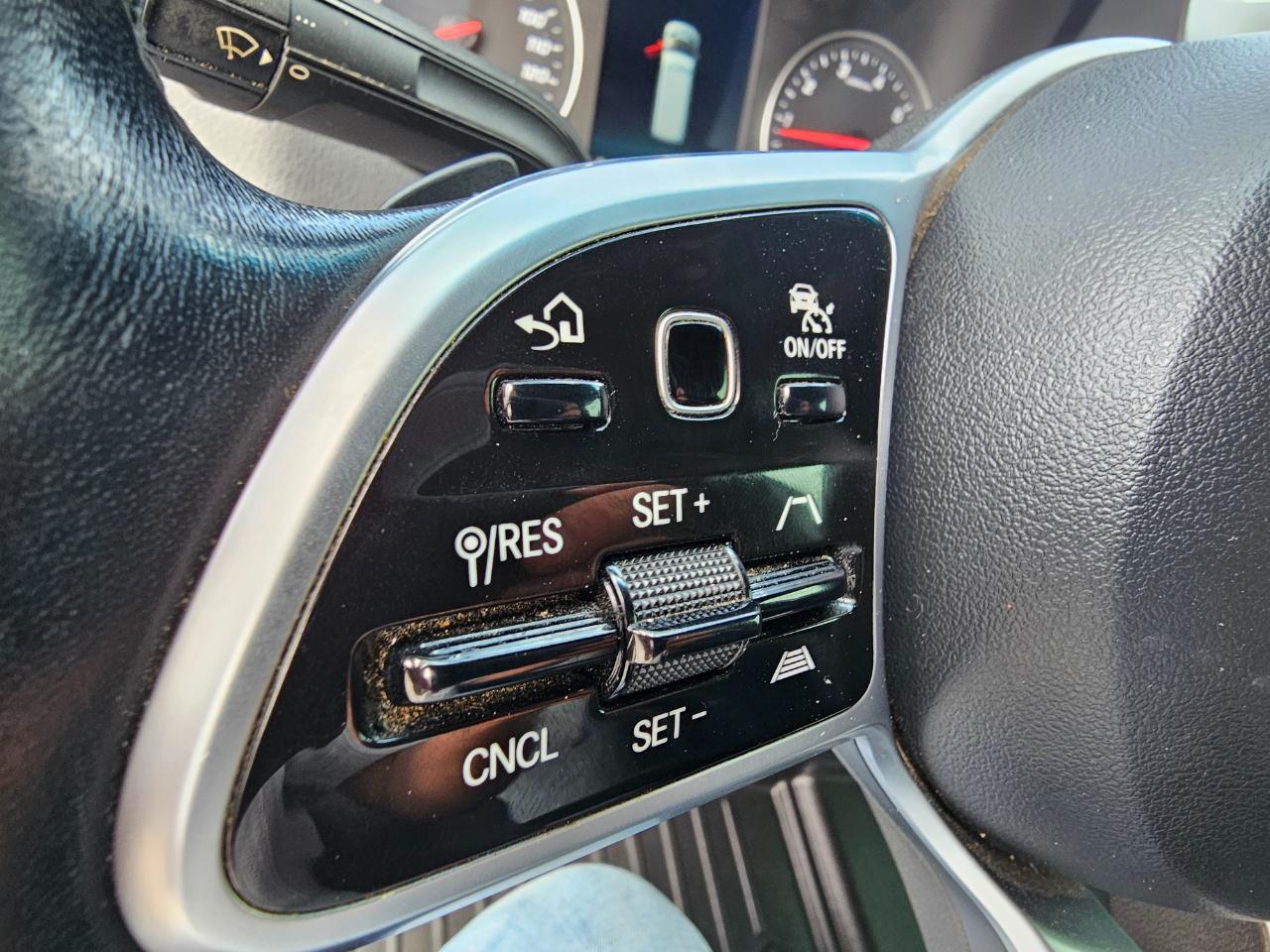 Mercedes-Benz Sprinter Van 2500 Standard Roof I4 Gas 144" RWD 2021