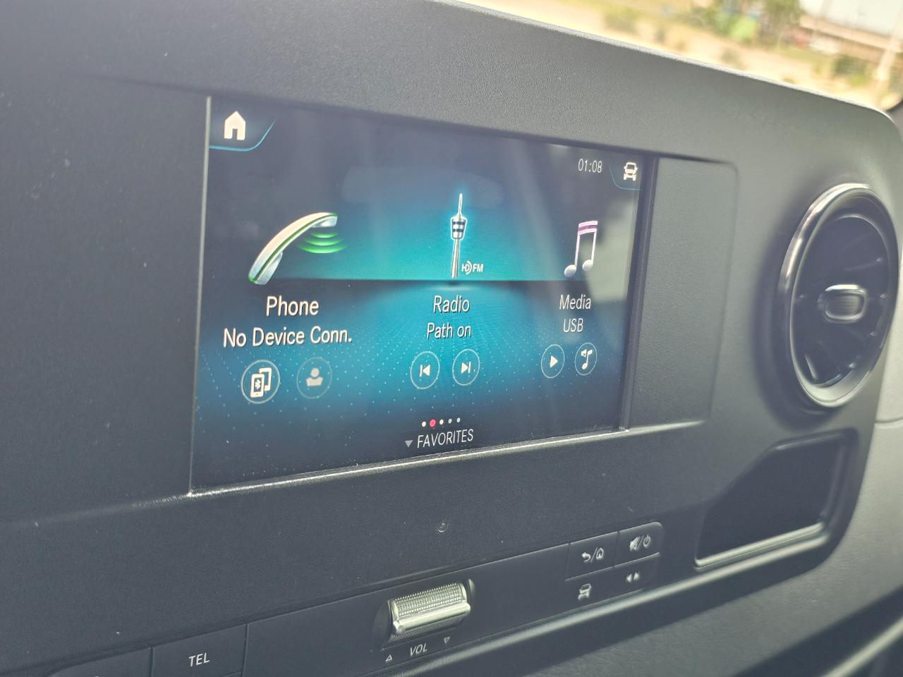 Mercedes-Benz Sprinter Van 2500 Standard Roof I4 Gas 144" RWD 2021