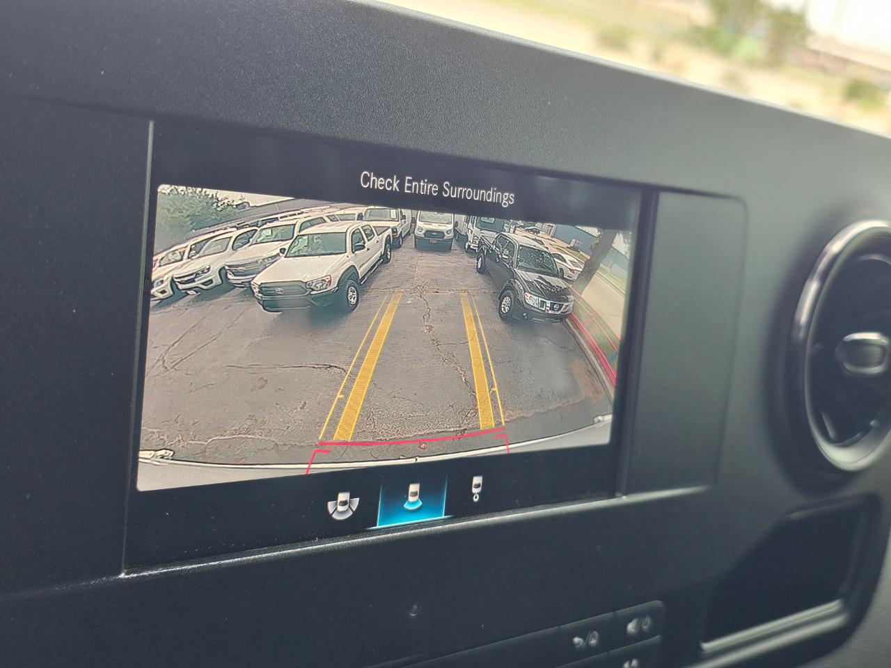 Mercedes-Benz Sprinter Van 2500 Standard Roof I4 Gas 144" RWD 2021