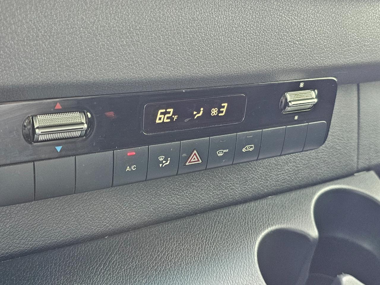 Mercedes-Benz Sprinter Van 2500 Standard Roof I4 Gas 144" RWD 2021