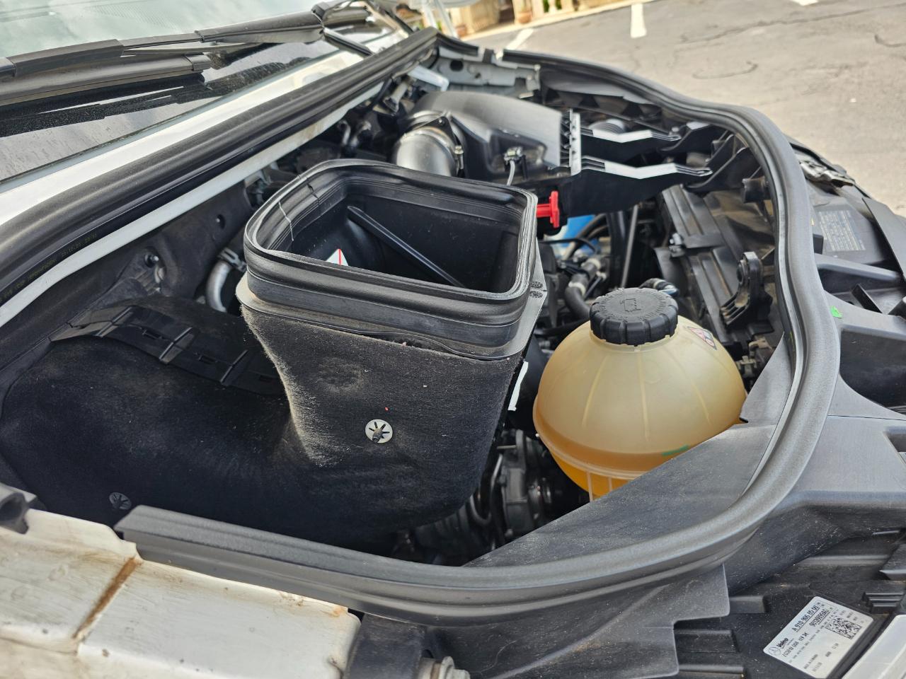 Mercedes-Benz Sprinter Van 2500 Standard Roof I4 Gas 144" RWD 2021