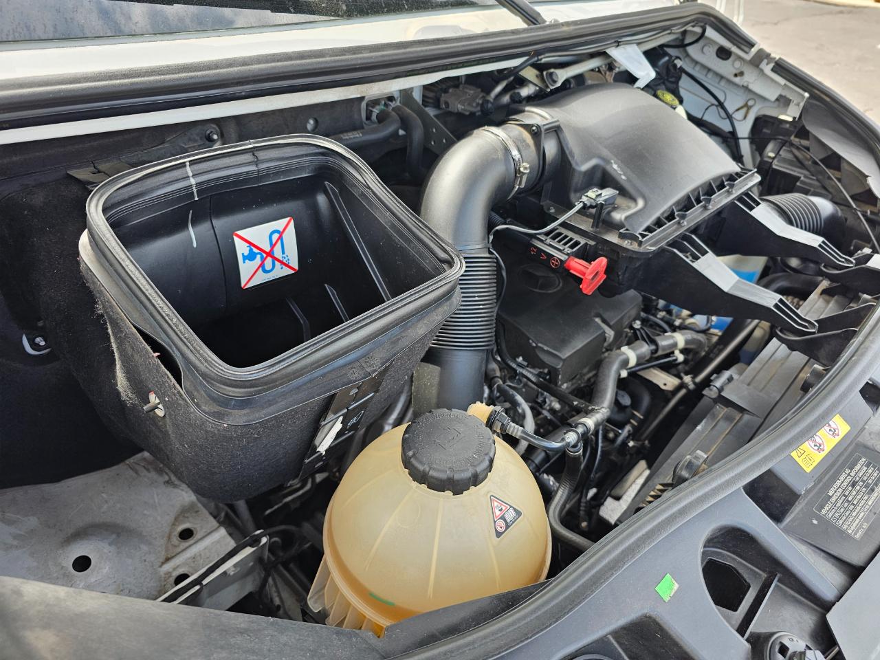 Mercedes-Benz Sprinter Van 2500 Standard Roof I4 Gas 144" RWD 2021