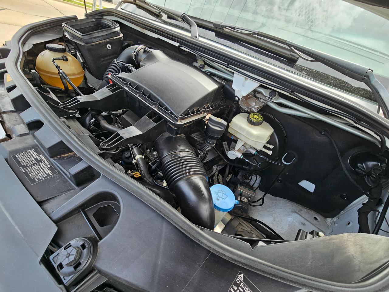 Mercedes-Benz Sprinter Van 2500 Standard Roof I4 Gas 144" RWD 2021