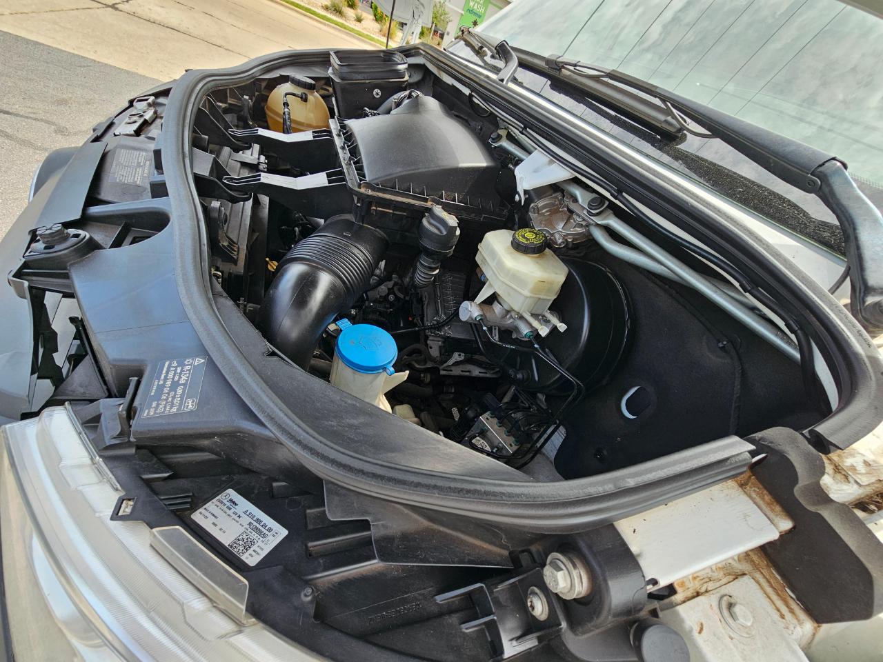 Mercedes-Benz Sprinter Van 2500 Standard Roof I4 Gas 144" RWD 2021