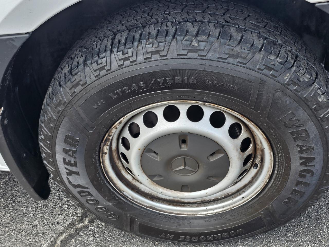 Mercedes-Benz Sprinter Van 2500 Standard Roof I4 Gas 144" RWD 2021