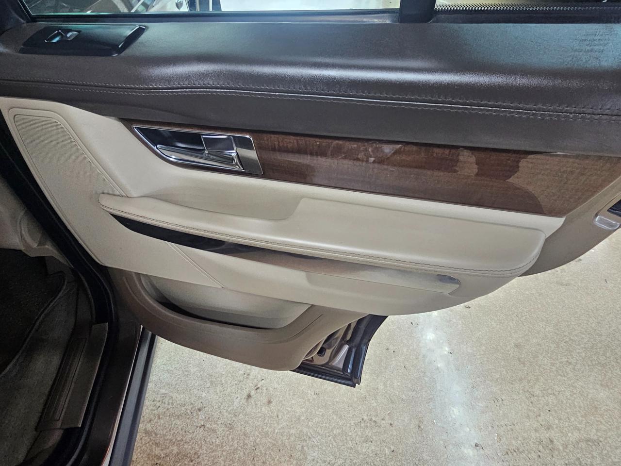 Land Rover Range Rover Sport 4WD 4dr HSE LUX 2013