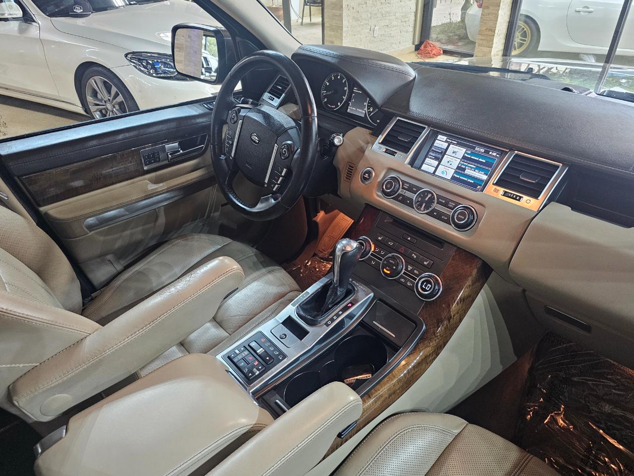 Land Rover Range Rover Sport 4WD 4dr HSE LUX 2013