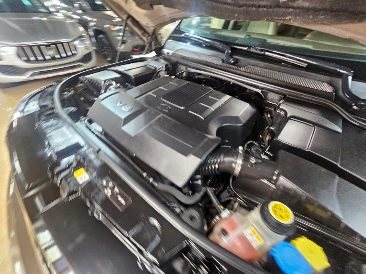 Land Rover Range Rover Sport 4WD 4dr HSE LUX 2013