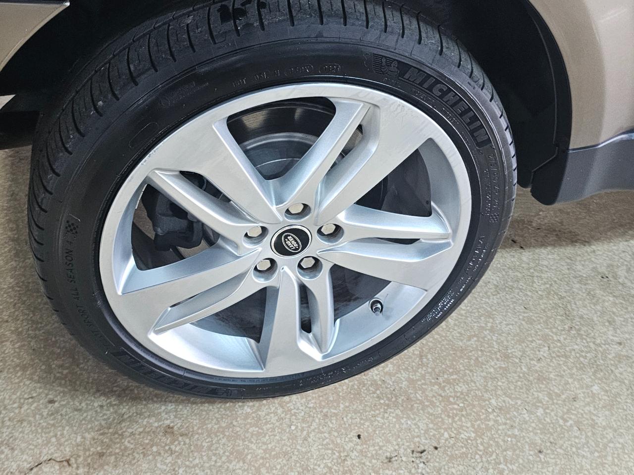 Land Rover Range Rover Sport 4WD 4dr HSE LUX 2013