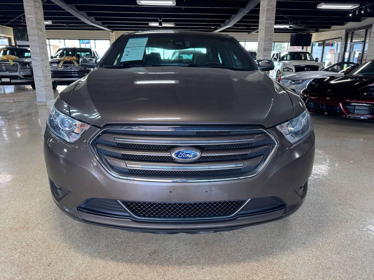Ford Taurus 4dr Sdn Limited AWD 2015