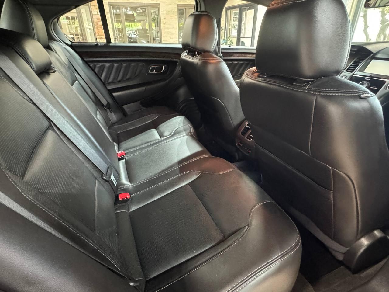 Ford Taurus 4dr Sdn Limited AWD 2015
