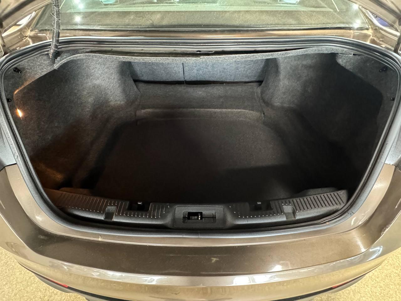Ford Taurus 4dr Sdn Limited AWD 2015