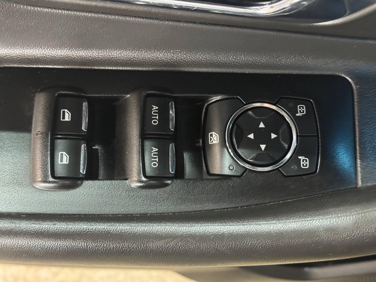 Ford Taurus 4dr Sdn Limited AWD 2015