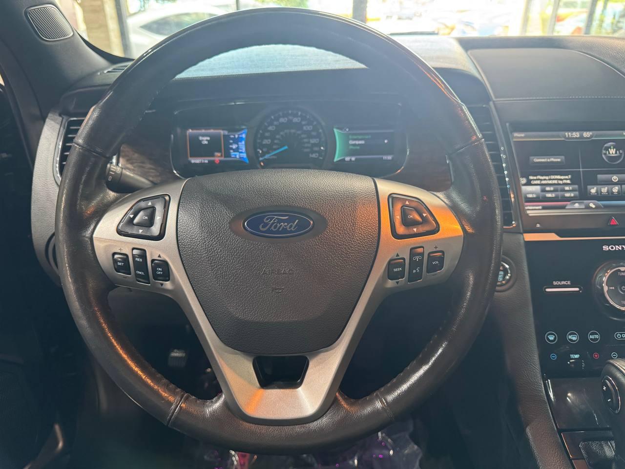 Ford Taurus 4dr Sdn Limited AWD 2015