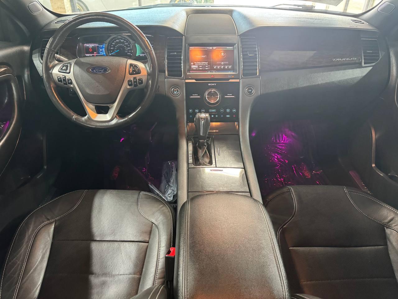 Ford Taurus 4dr Sdn Limited AWD 2015