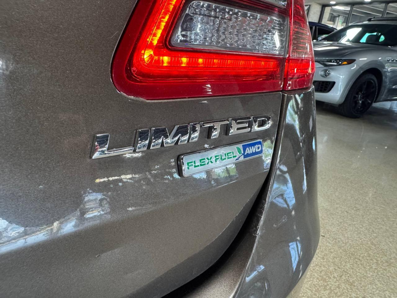 Ford Taurus 4dr Sdn Limited AWD 2015