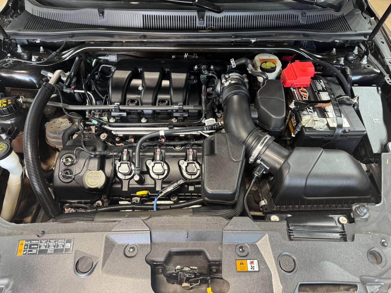 Ford Taurus 4dr Sdn Limited AWD 2015