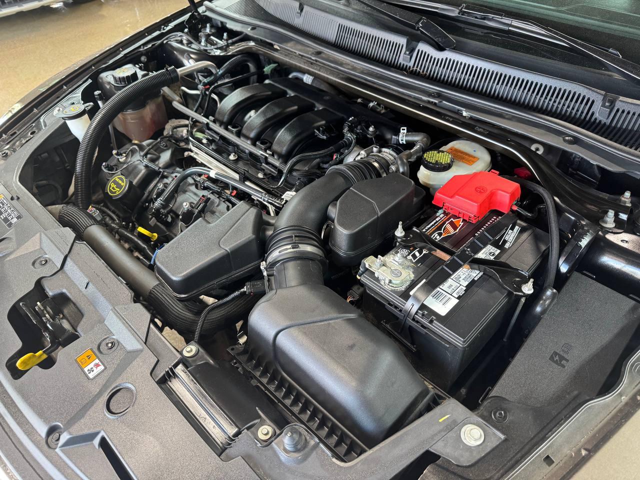 Ford Taurus 4dr Sdn Limited AWD 2015