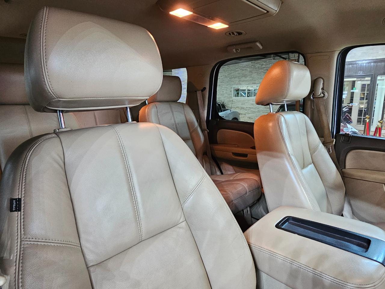 Chevrolet Tahoe 2WD 4dr 1500 LT 2011