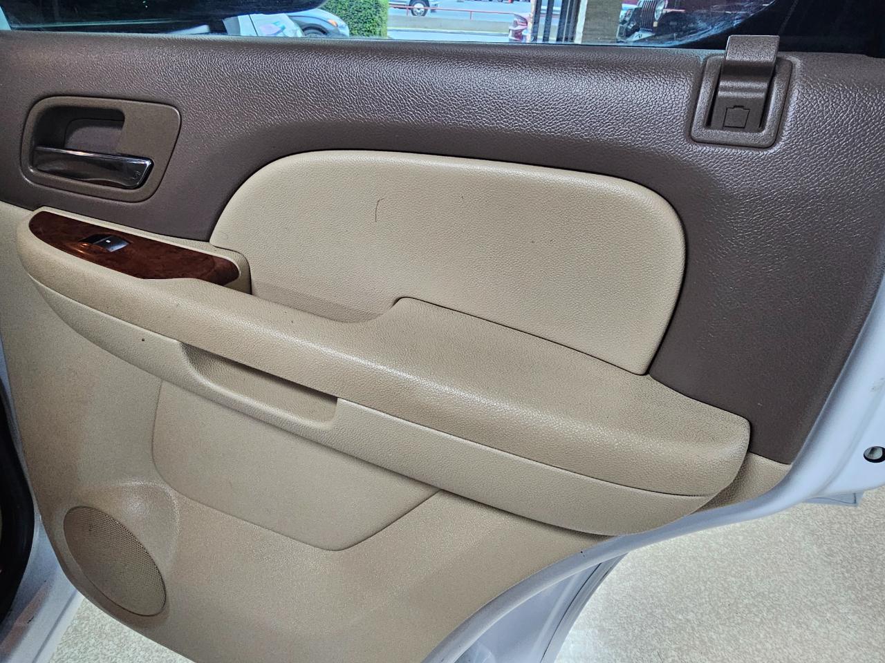 Chevrolet Tahoe 2WD 4dr 1500 LT 2011