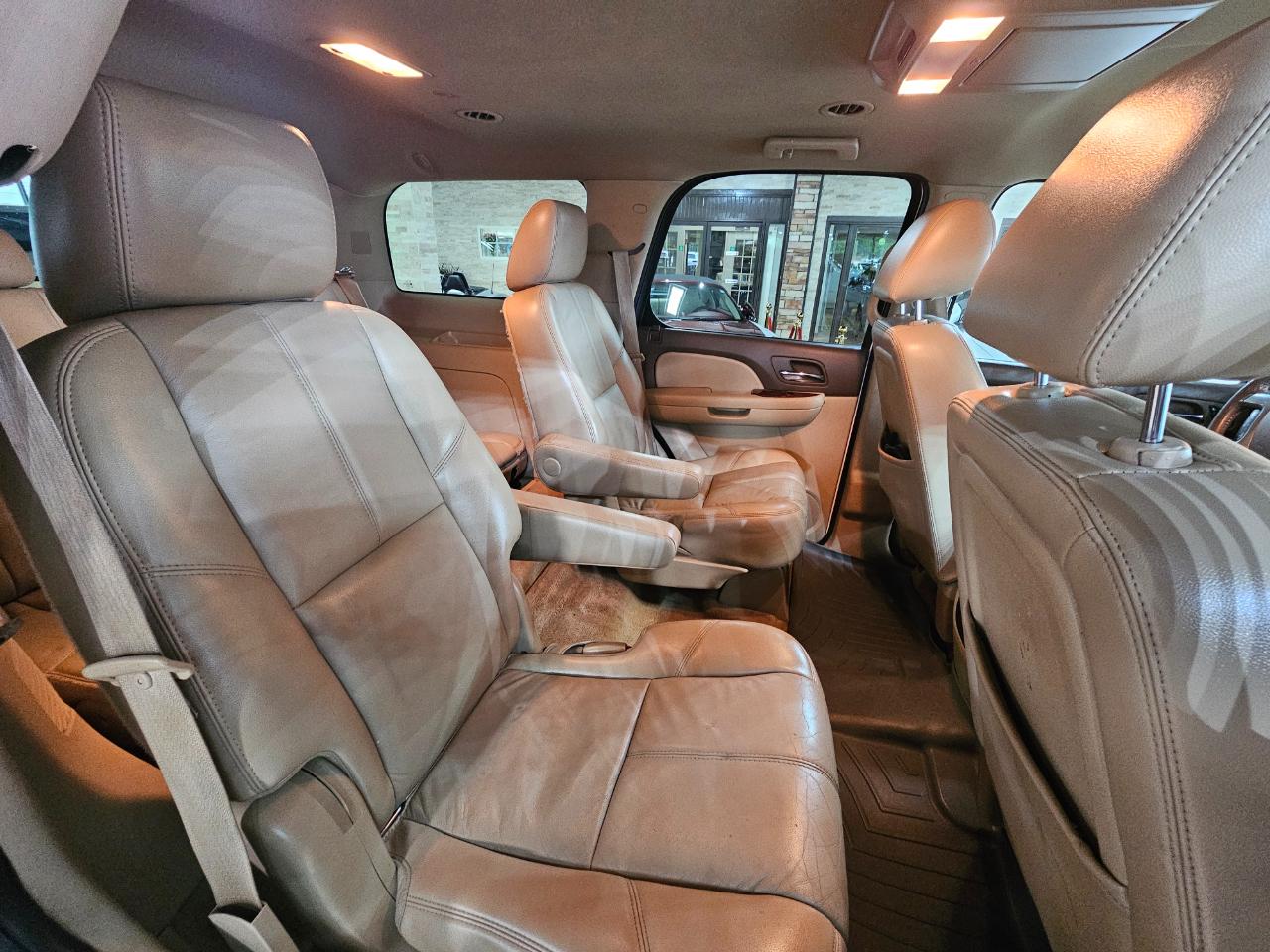 Chevrolet Tahoe 2WD 4dr 1500 LT 2011