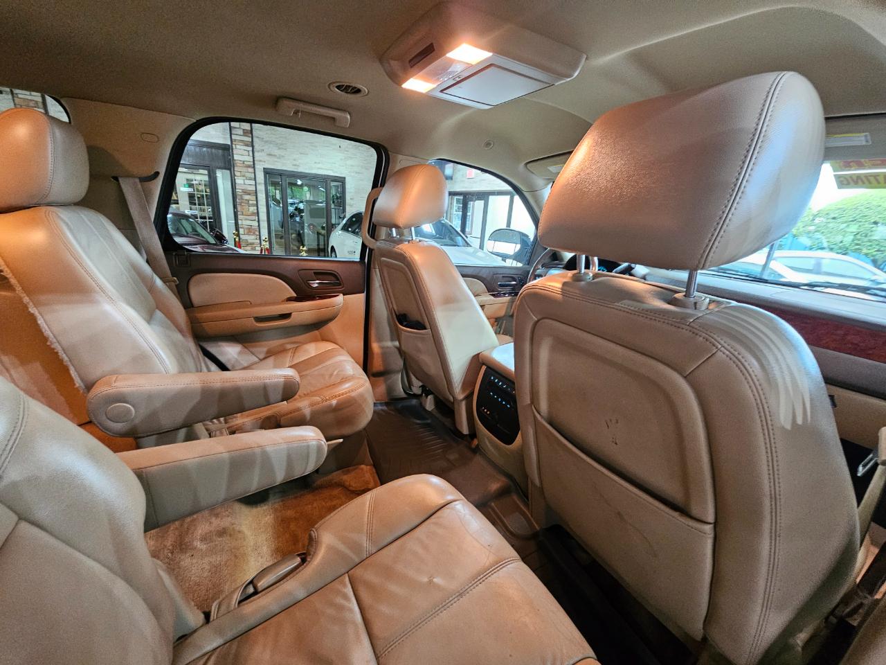 Chevrolet Tahoe 2WD 4dr 1500 LT 2011