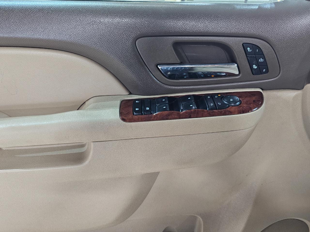Chevrolet Tahoe 2WD 4dr 1500 LT 2011