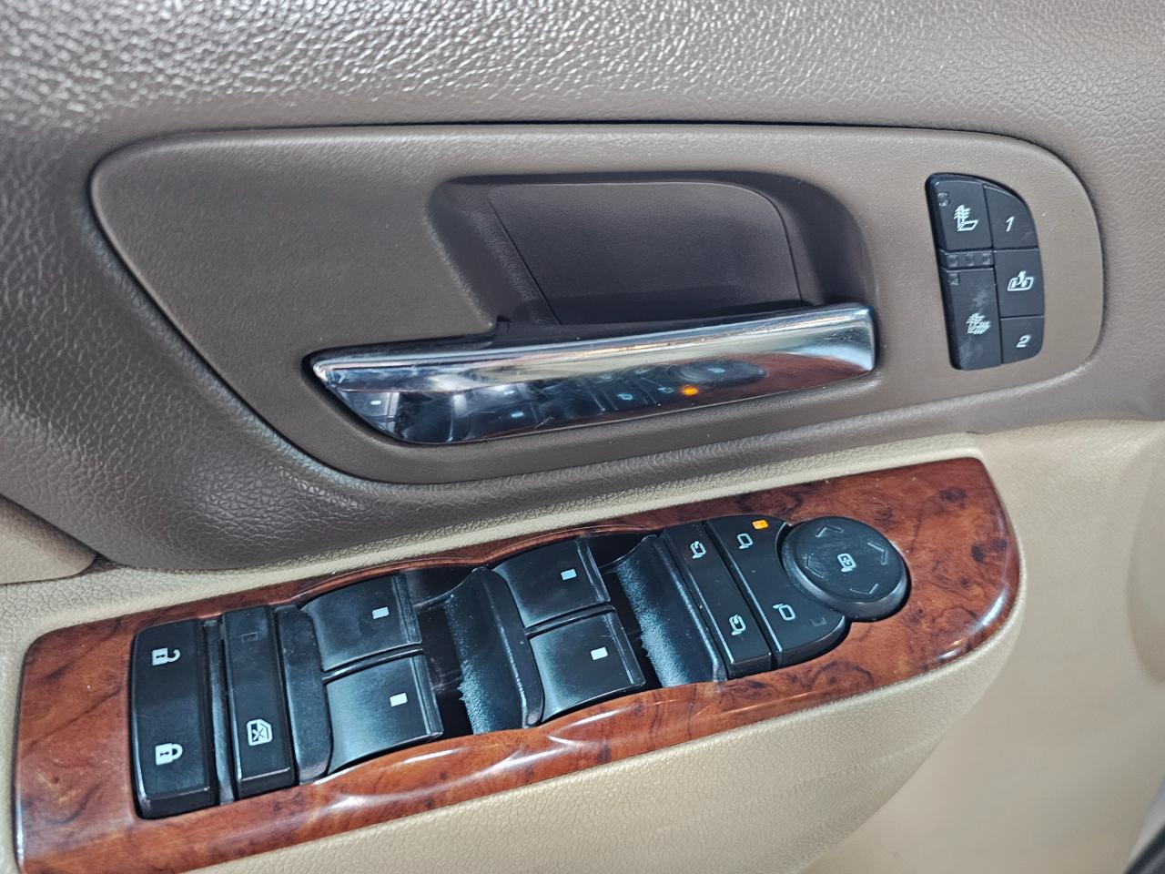 Chevrolet Tahoe 2WD 4dr 1500 LT 2011