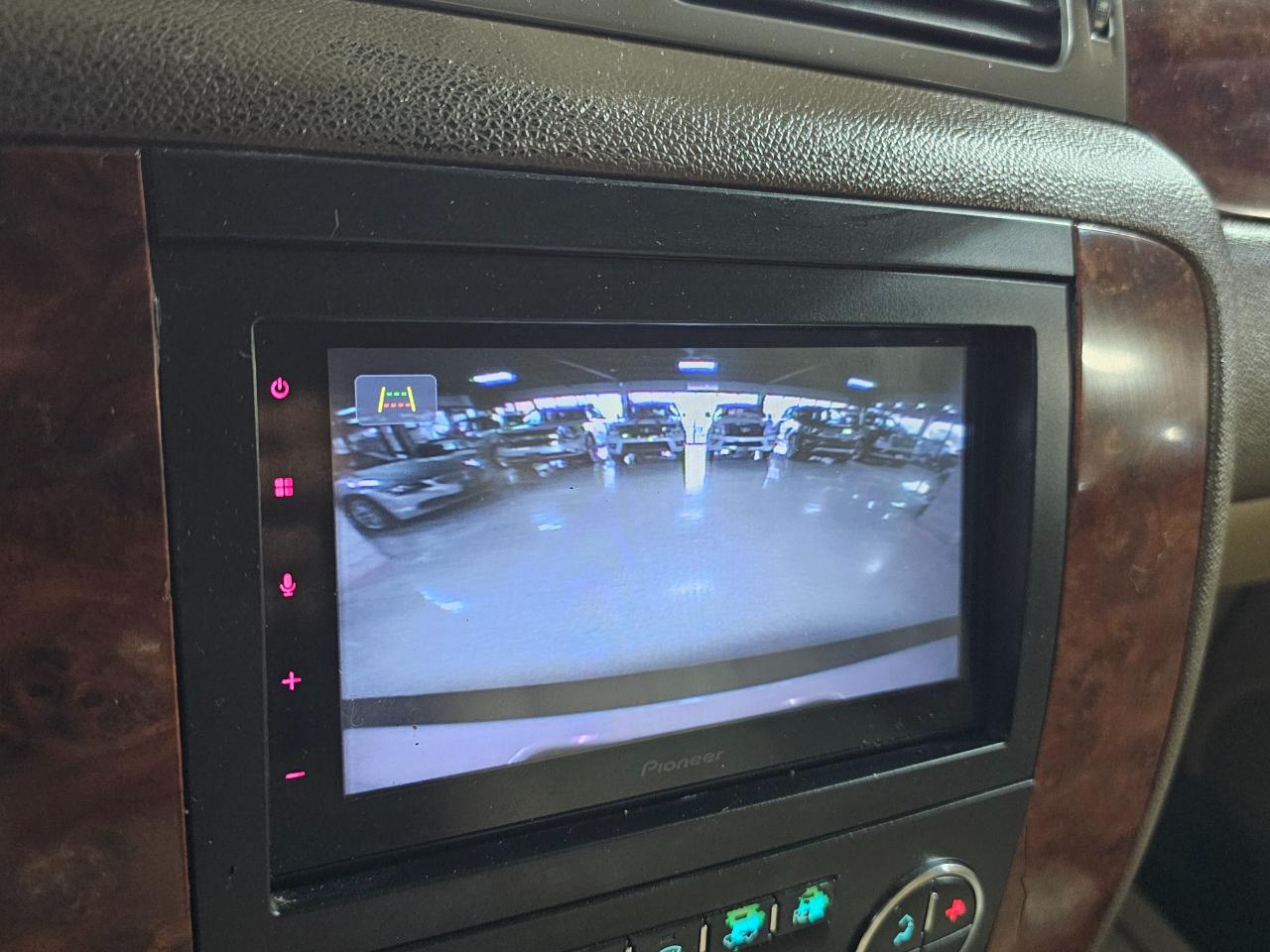 Chevrolet Tahoe 2WD 4dr 1500 LT 2011
