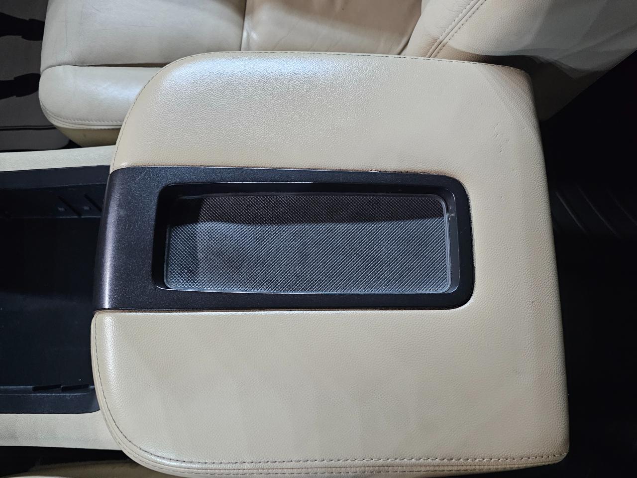 Chevrolet Tahoe 2WD 4dr 1500 LT 2011